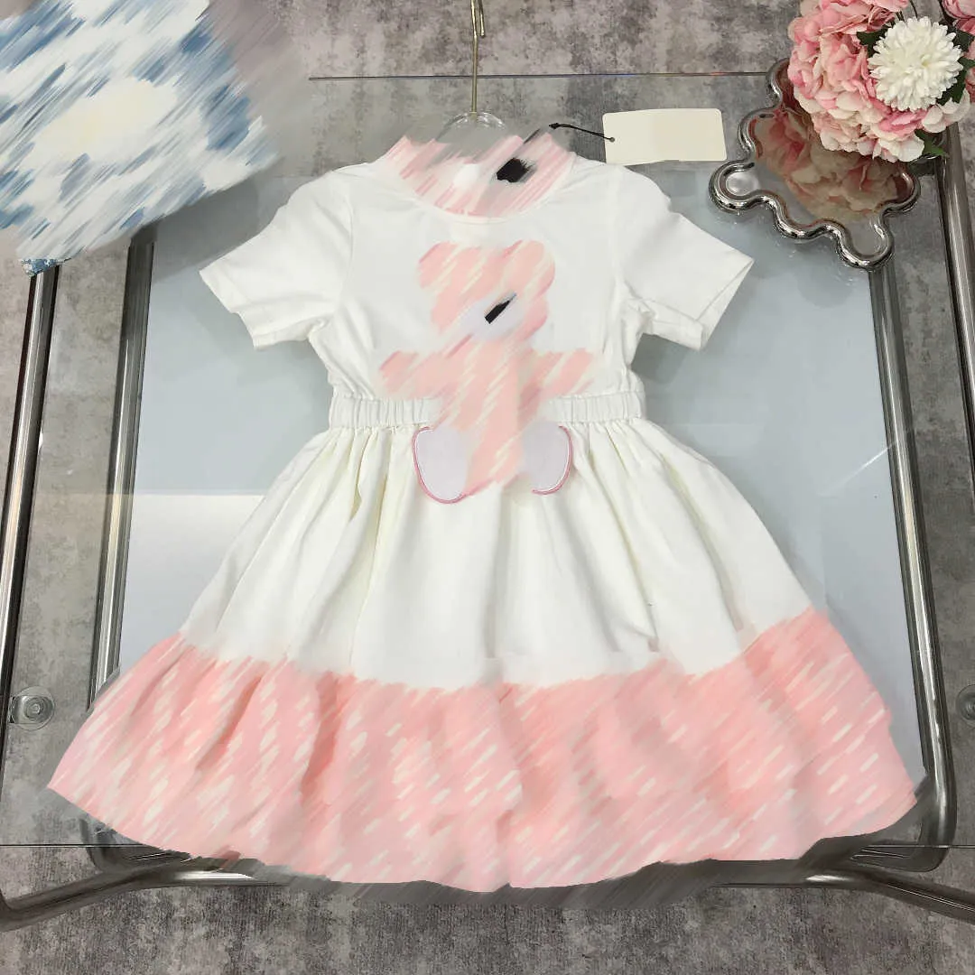 23SS Princess Dressings Детская дизайнерская одежда для девочек платье логотип лента круглый шея медведь вышивая эластичная талия сплассив