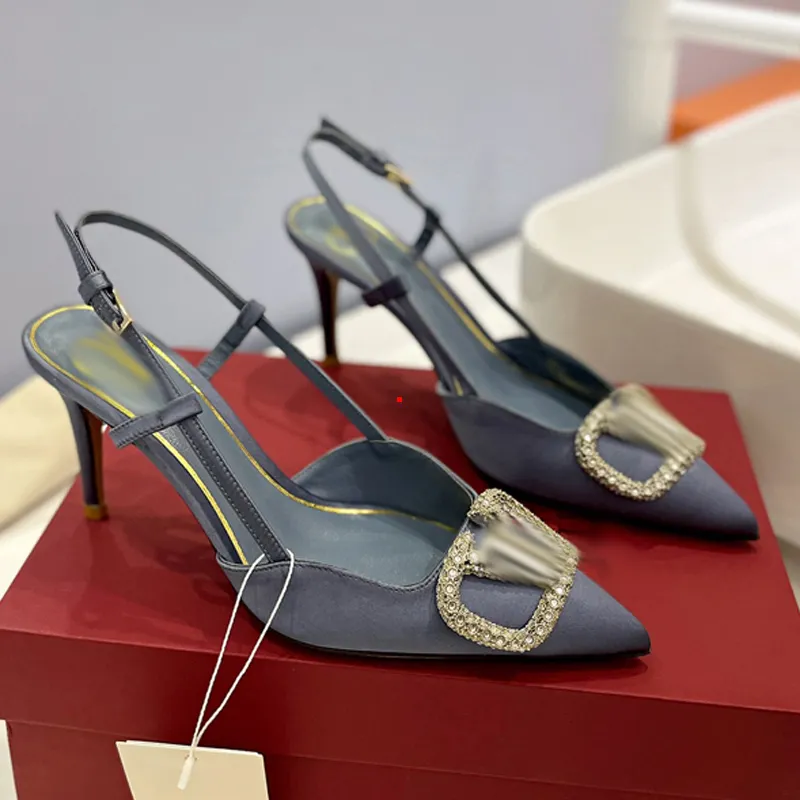 Designer Embroidered Leather High Heel Kitten Heel Sandals With Metal