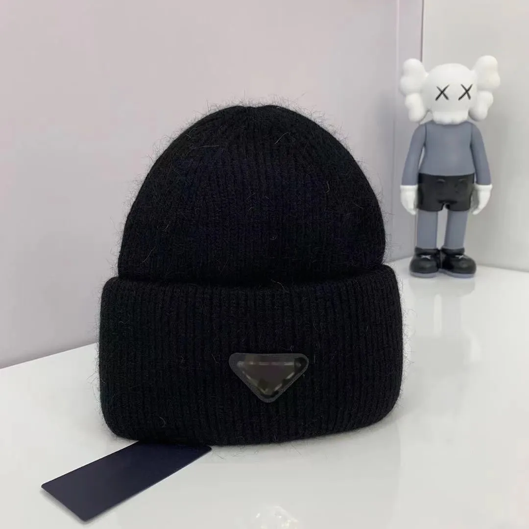 Unisex Designer Beanies 23 Autumn and Winter New Korean Version of Knitting Solid Color Inverted Triangle Letter Woolen Hat Couple Warmers Hat