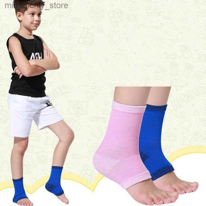 Ankle Support 2 pièces enfants enfants cheville Compression orthèse soutien pour le cyclisme en cours d'exécution Fitness garçons filles jouant au sport garde de sécurité protecteur Q231124