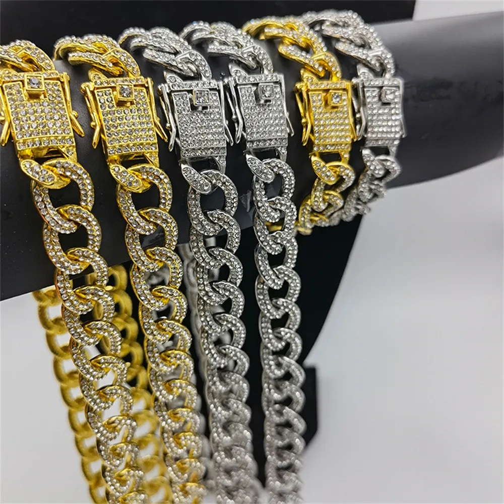 Collier pour hommes chaîne Cuban Link Chaînes Gold Out Out Bijoux 13 mm Full Diamond Round Cubain Chain Hip Hop Métal Collier Bracelet Gol