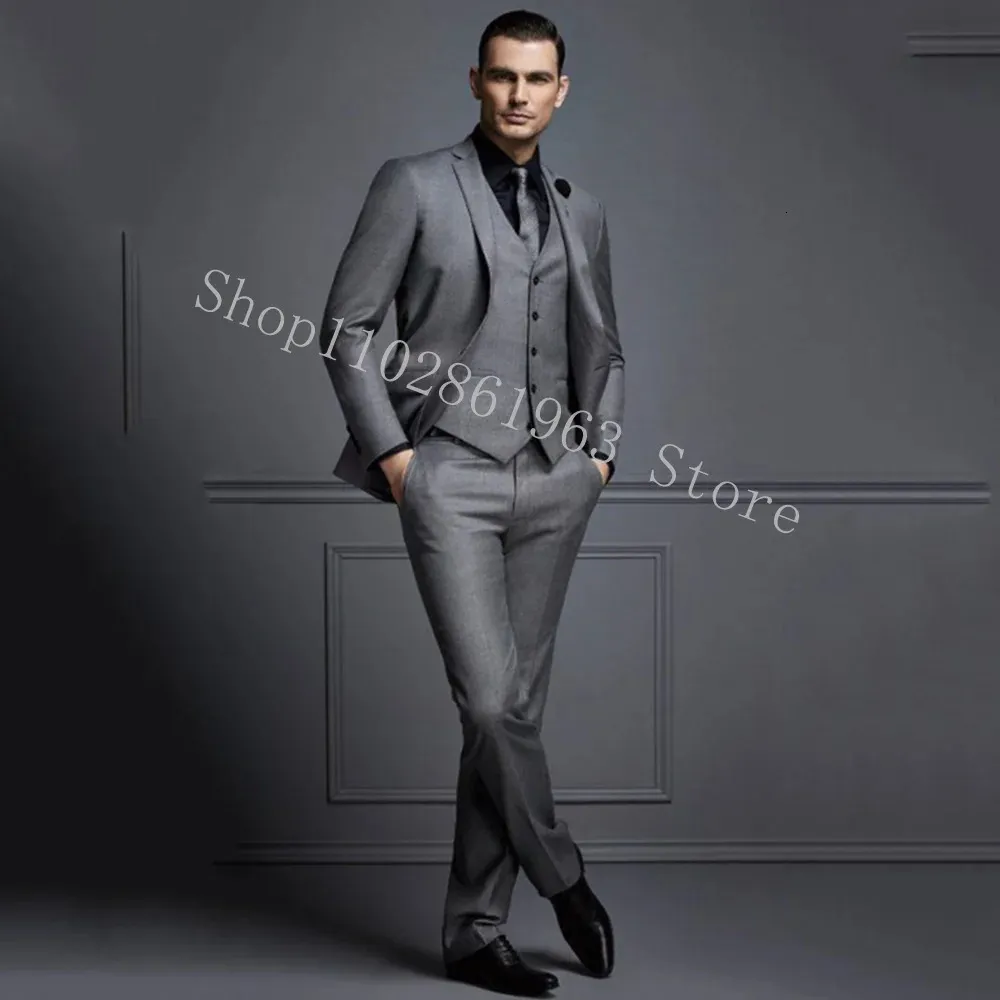 Męskie garnitury Blazery szary dla mężczyzn Slim Fit 3 sztuki Mężczyzna Formalny Biznes Groom Wear Wedding Tuxedos Blazervestpants Costum