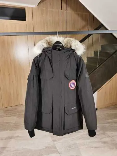 Herrrockdesigner Down Jacket Goose Winter Ladies skickade för att övervinna Windbreak Fashion Casual Warm Antarctic Cold 62VFD
