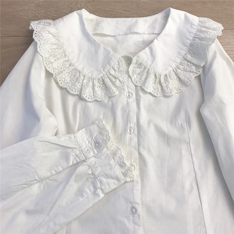 Damenblusen Hemden Japanische Kawaii Süße Weiße Damenblusen Niedliche Knopfleiste Bubikragen Spitzenoberteil Lolita Baumwolle Langarm Vintage Hemd 230424