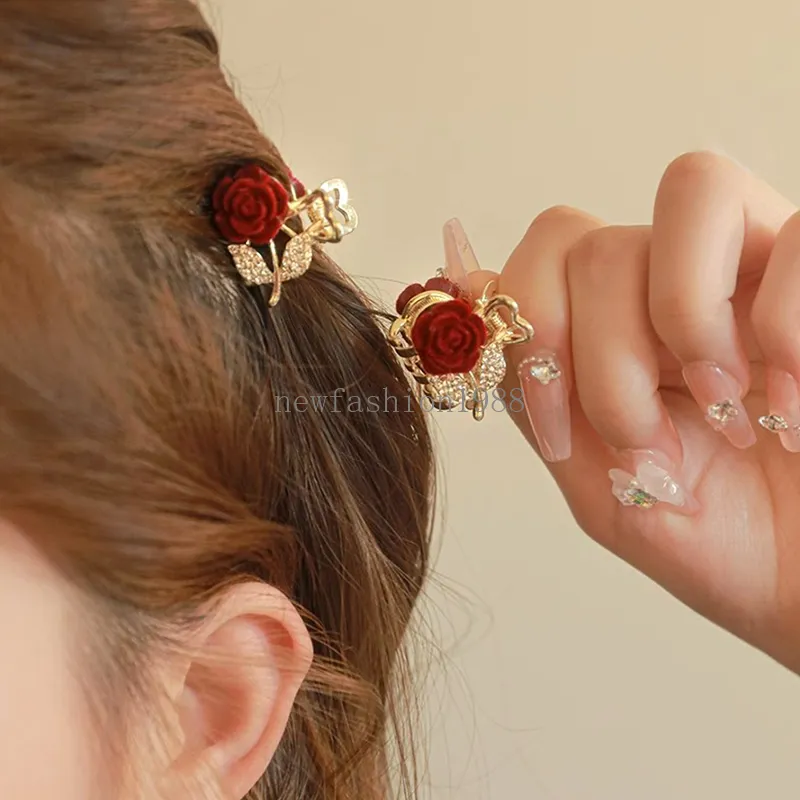 Nuovi squisiti strass Fermagli capelli con piccola rosa rossa Clip capelli da donna Accessori capelli con frangia laterale capelli dolci spezzati