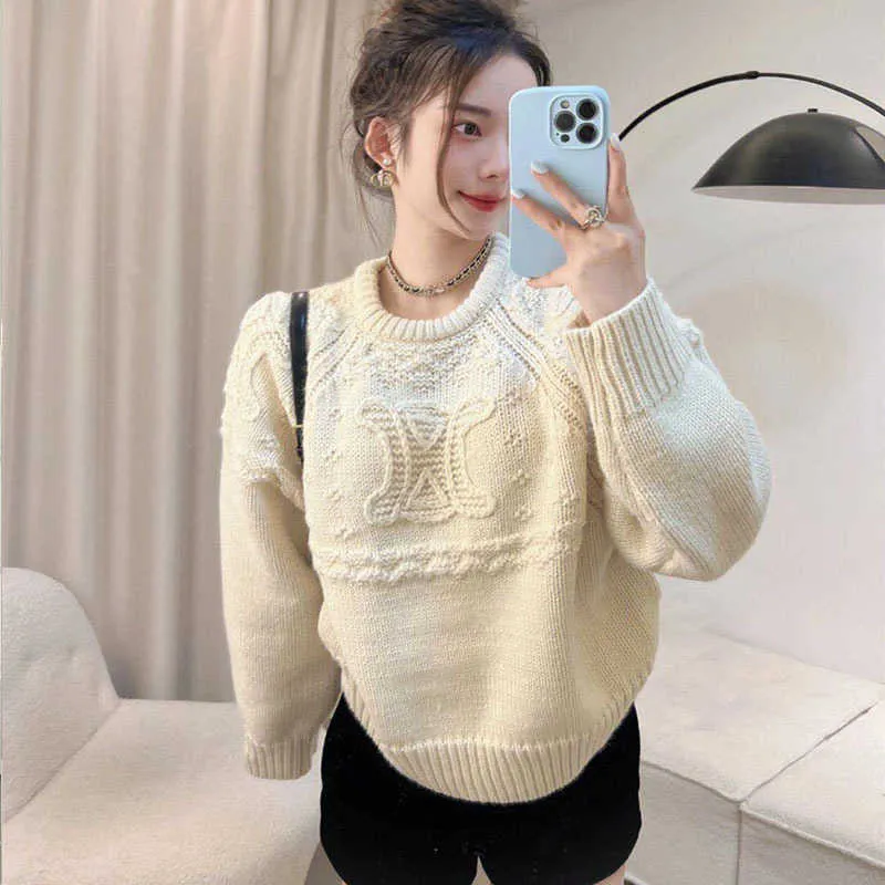 Herfst en winter d Hooked Flower Gebreid Shirt Top Nieuwe Advanced Sense Age Reducing Loose Pullover Design Sweaterjas Dames