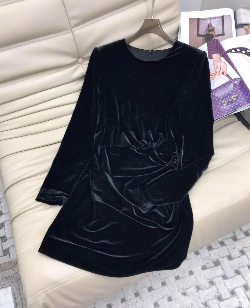 Casual Dresses 2023 Women Fashion Long Sleeved Crewneck Waist Pleated Velvet Dress 1206