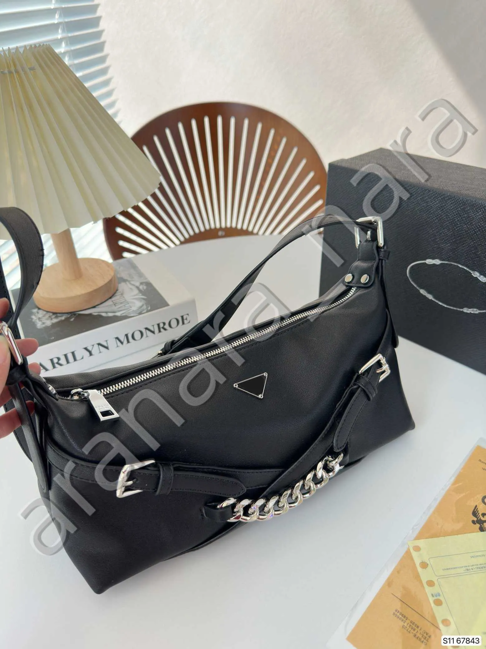 Designer motorcycle bag gorgeous noble cool Sumptuous Vintage Designer Crossbody Bag Card Holder Shoulder Bags Bucket Purses Hobo