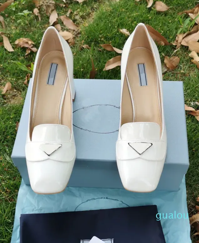 Sapatos de vestido de moda Designer Altura 7.0 cm de salto alto de sola grande com sapatos de casamento de prata pretos quadrado feminino