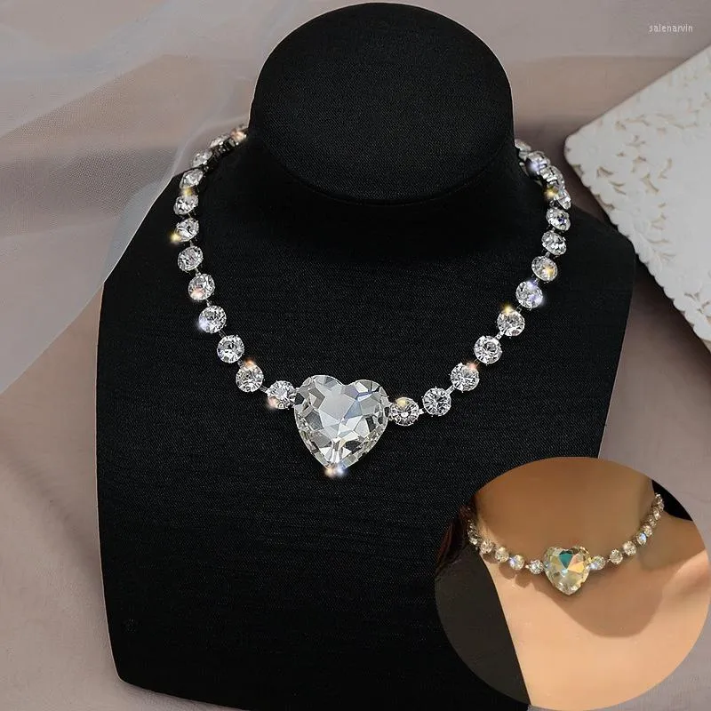 Chaînes De Luxe Strass Amour Collier Personnalité De La Mode Haute Sens De La Chaîne Exagéré Colliers Ras Du Cou Dîner