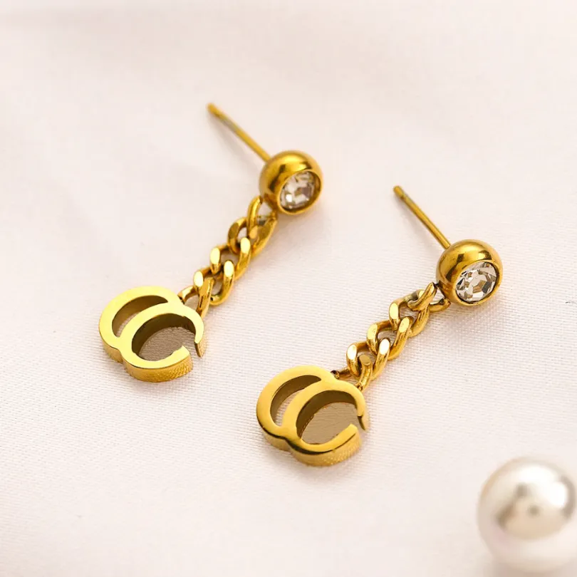 2023 New Letter Stud Earrings Gold Plated Diamond Dangle Earring Womens Love Classic Design Premium Accessories Jewelry