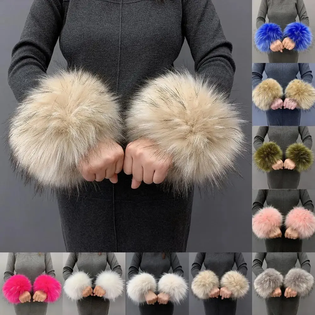 Five Fingers Gloves Anime Women Faux Fox Fur Cuffs Wristband Winter Warmer Arm Wrist Raccoon Fur Sleeve Gloves Winter Wrist Sleeve Fluffy Oversleeve 231123