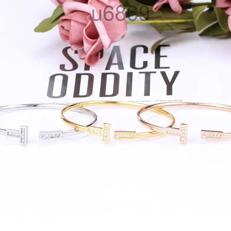 Bracciale rigido in cristallo con zirconi regolabili in oro argento per donna e uomo Braccialetti con polsino a forma di doppia T per matrimonio Bracciale con ciondolo a croce aperta per gli amanti regalo ZES5