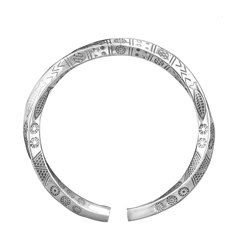 Vintage Silver Fish Sleeve Bangle Bracelet with Hand Twist