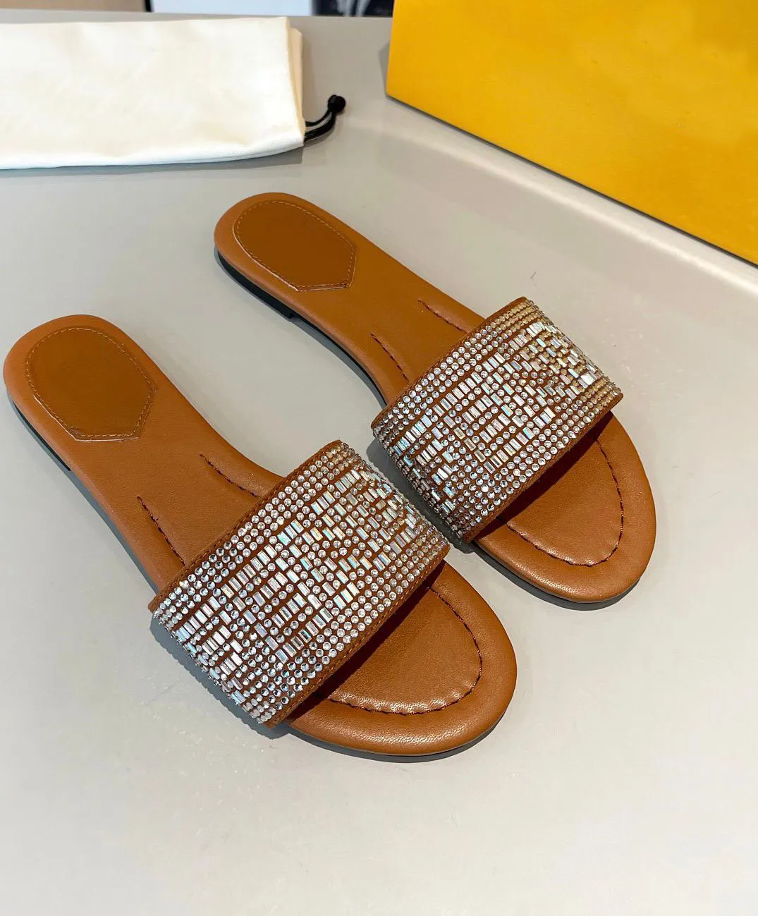 Top Luxury Signature Sandals Shoes Women's Wide Band Slides Flats Baguette Crystal Embroidery Lady Sandalias Elegant Brand Walking Slip On Woman Slippers EU35-43