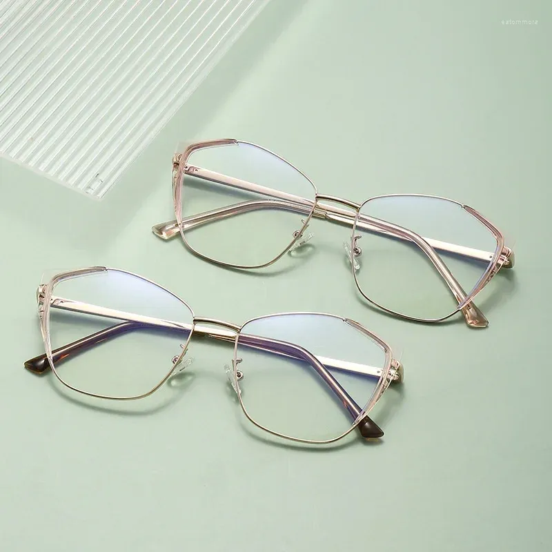 Güneş gözlüğü Sınır ötesi yaylı bacak çerçevesi kadın moda düz ışık aynası miyopi anti-gözlüklerle eşleştirilebilir