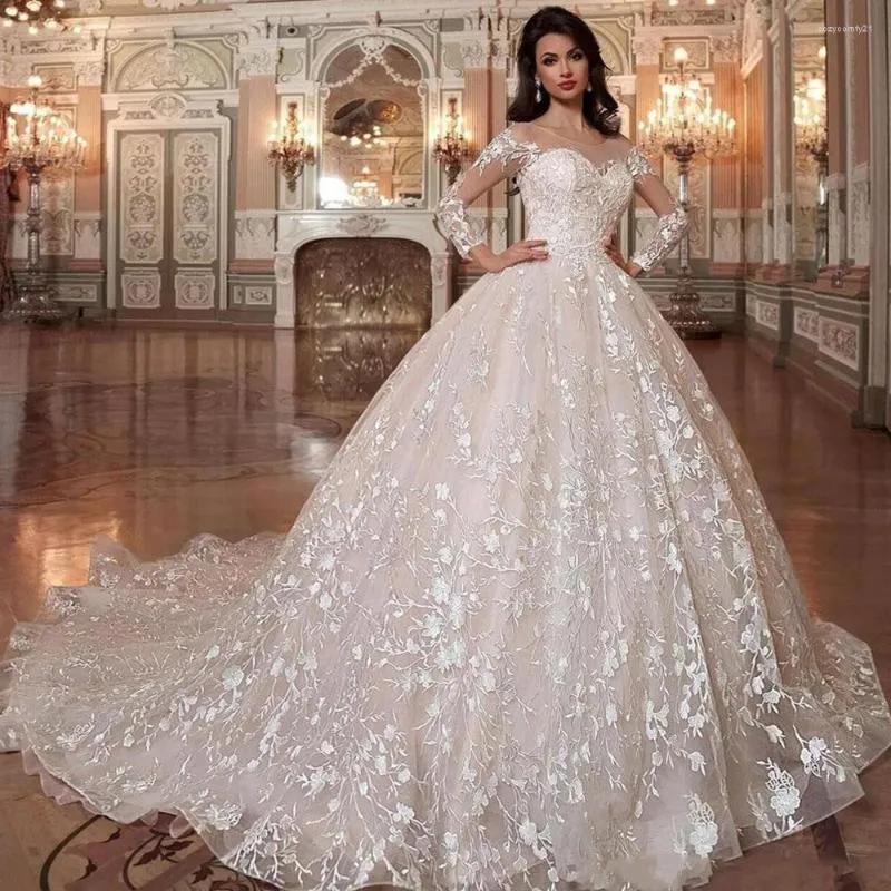 Robe De Mariée Élégante Dentelle Appliques Encolure Dégagée Robes Manches Longues Robe De Bal Balayage Train Robes De Mariée Robes De Fiesta Robe