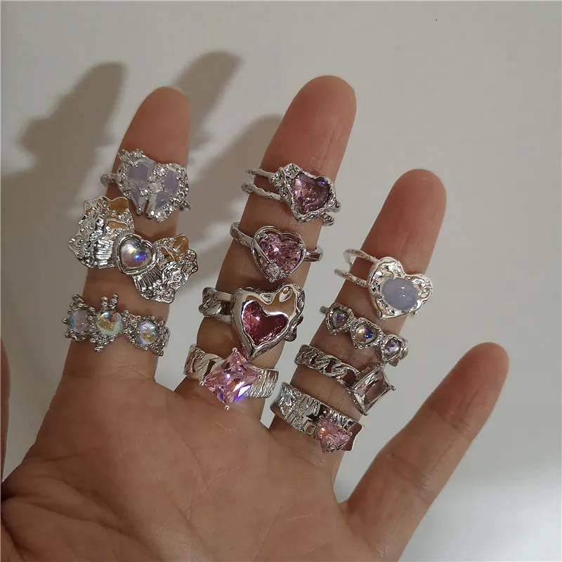 Bagues de cluster Bague de coeur irrégulière en cristal rose pour femmes Creative Blue Opal Heart Open Ring Brillant Géométrique Zircon Bague Vintage Y2K Jewely 230424