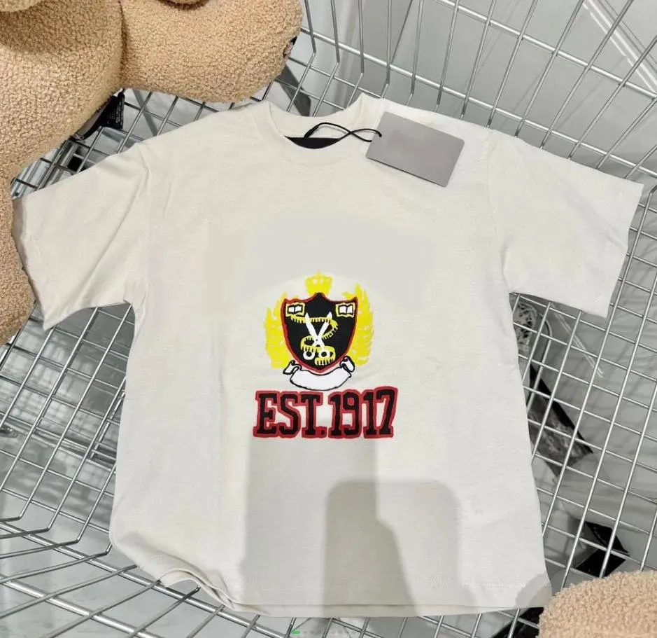 T-shirt di design di lusso T-shirt estiva per bambini T-shirt per bambina e neonato Lettere stampate Top di moda Maglione per bambini Abbigliamento Manica corta