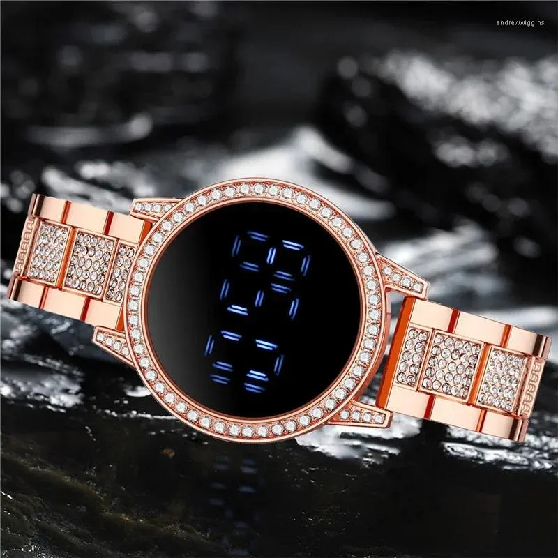 Horloges Luxe touchscreen LED Digitaal dameshorloge Mode Strass Dames Roestvrij staal Relogio Feminino