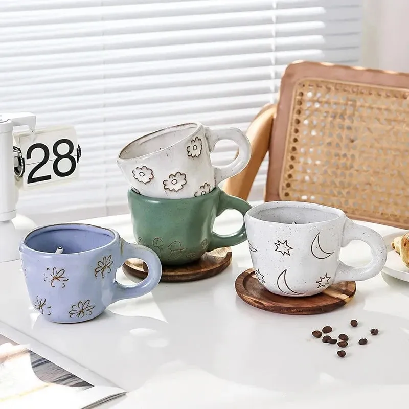 Tazza in ceramica, tazza in ceramica con miele e api, tazza da caffè fatta a mano, tazza unica, regalo per gli amanti della natura - Italia