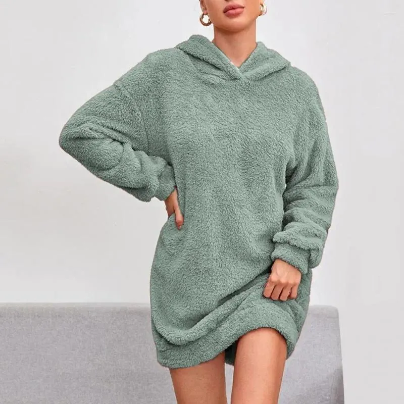 Robes décontractées Femmes Robe à capuche Confortable Peluche Femme Hiver Doux Chaud Élégant Au-dessus du genou Longueur Pull pour l'automne Coupe ample Mini