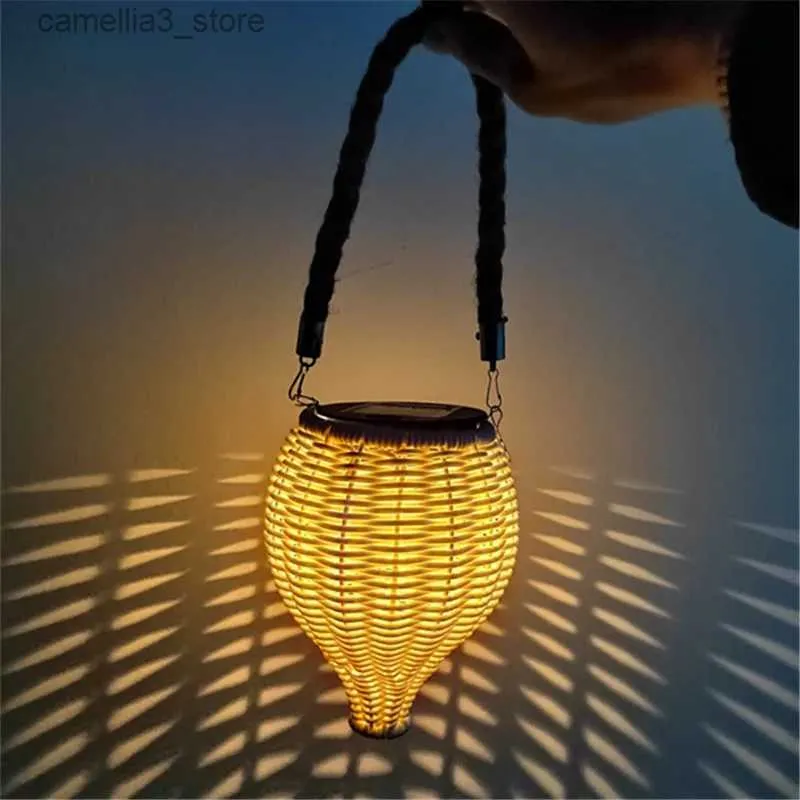 Gräsmattor Nya handgjorda Creative Rattan Woven Solar Lawn Projection Lamp Courtyard Hanging Lamp Holiday Lantern Atmosphere Portable Lamps Q231125