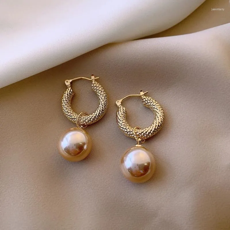 Boucles d'oreilles pendantes en métal pour femmes, tendance, poire, Simple, toutes compatibles, bijoux de fête, nouvelle collection 2023