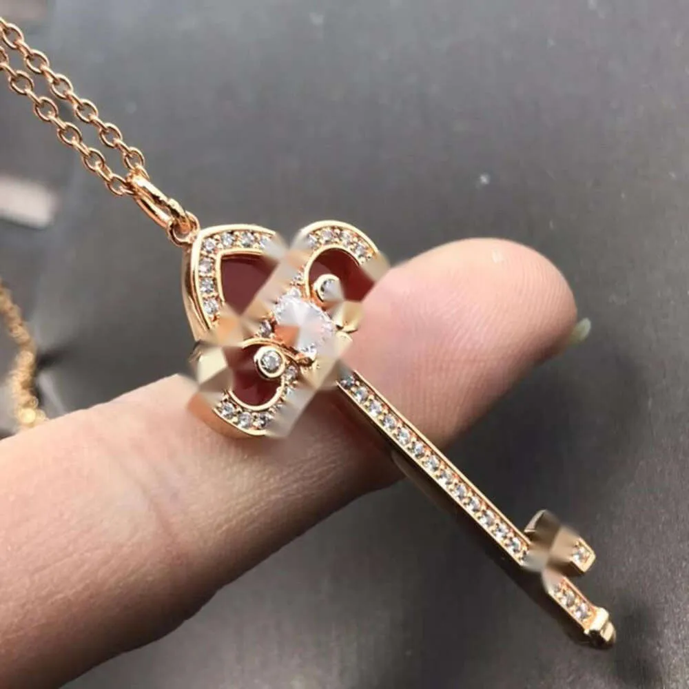 Tiffanyes Collier Designer Femmes Top Qualité Argent Clé Collier 18K Or Rose Iris Incrusté De Diamants Léger Luxe Simple Et Haut De Gamme Fine Travail Pull