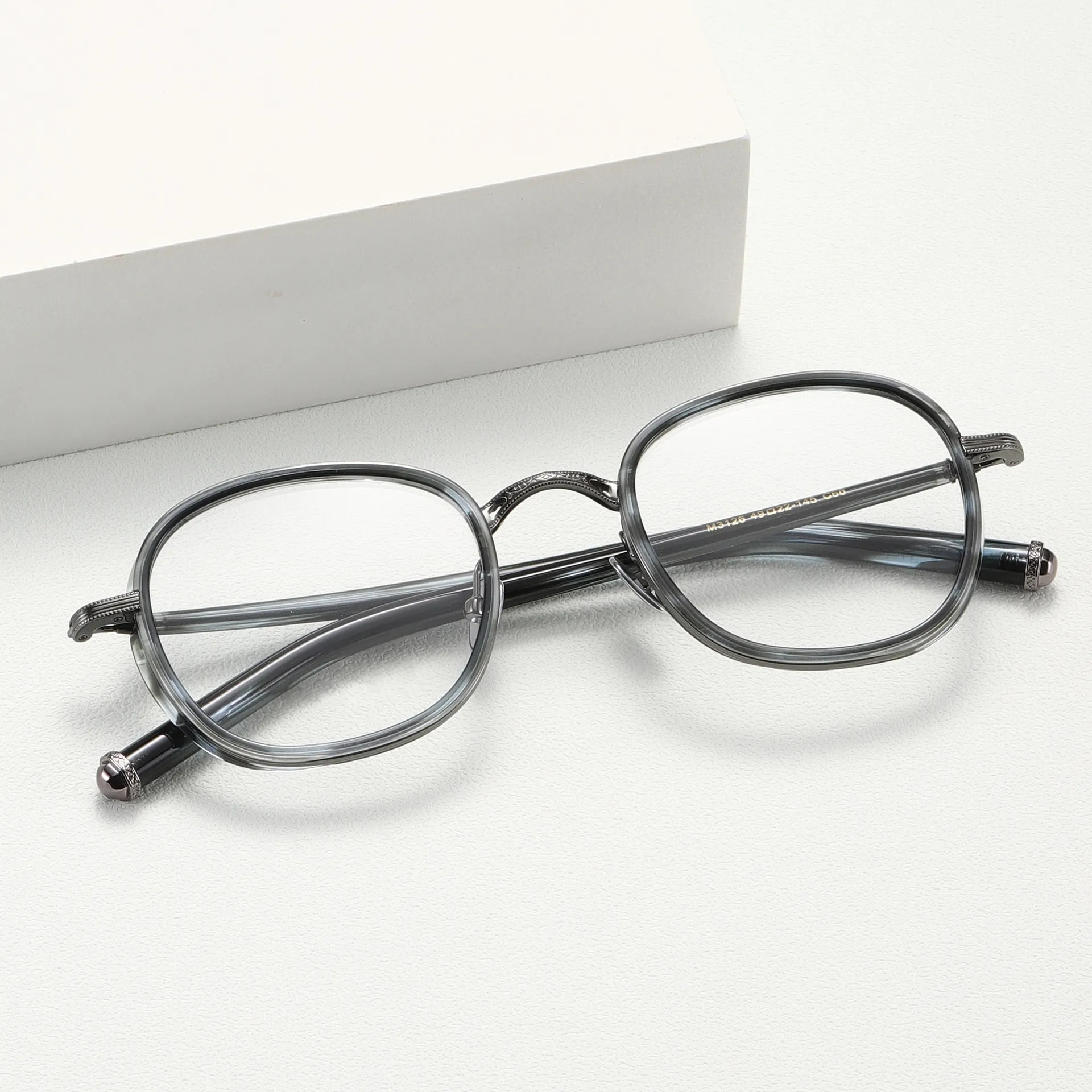 Occhiali da vista per uomo Donna Retro Designer 3126 Montatura in fibra di vetro di titanio di moda Piastra per lenti a luce anti blu stile europeo e