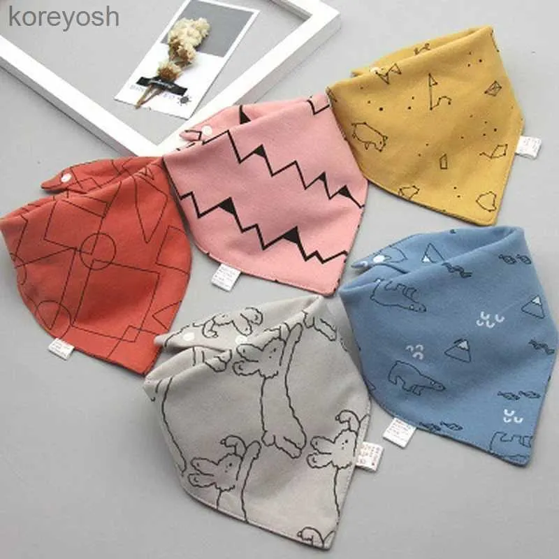 Bibbs Burp Tygs 5st Baby Bibbs Triangle Scarf Cotton Cartoon Child Bandana Bibb Dribble Bibbs Nyfödda Slabber Absorbent tyg Bib Waterproofl231125