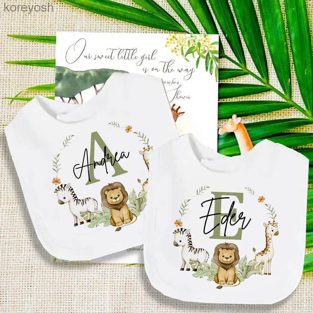 Slabbetjes Spuugdoekjes Gepersonaliseerde Baby Slabbetje Safari Dieren Slabbetjes Initial met Naam Pasgeboren Wild One Verjaardagscadeautjes Baby Speeksel Handdoek Baby Douche CadeauL231125