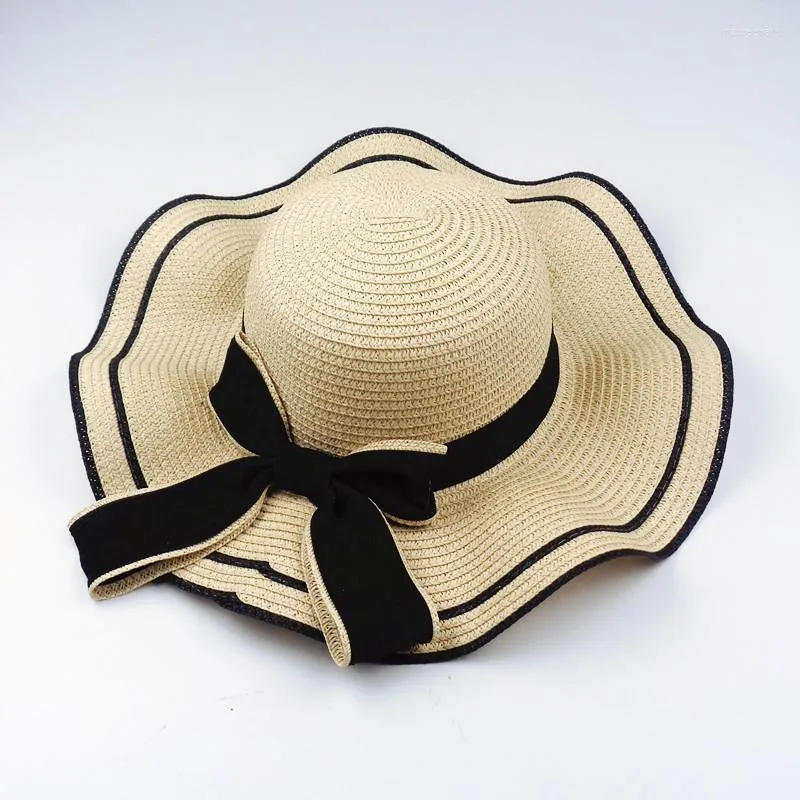 ワイドブリム帽子女性麦わら帽子夏の屋外での休暇日焼け止めサンシェードボウフォールドビーチ