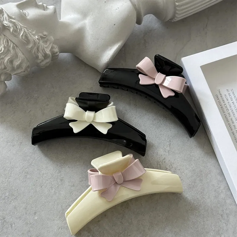 Femme coréenne Grande Bowknot Sweet acrylique Coiffes Claws Ladies Novelty Barrettes Hair Clips Filles Bathing Hairpins Headswear