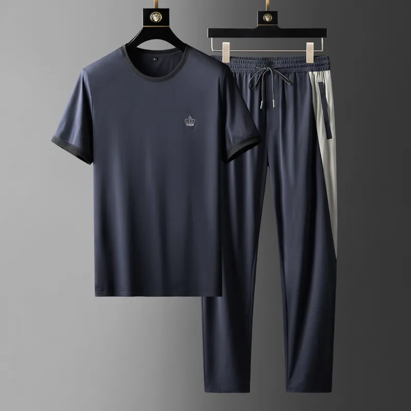 Survêtements pour hommes Minglu Summer Thin Mens Sets t-shirtpants Luxury Short Sleeve Sport Casual Male Sets Fashion Crown Embroidery Man Suits 4xl 230425