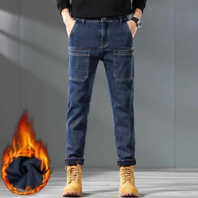 Herrenhosen Taschendesign Fleece Herrenjeans Mode Dicke koreanische klassische Mode Schlanke Plüschhose Männliche lässige einfarbige Denimhose zln231125