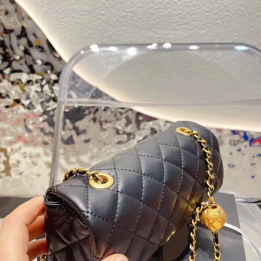 Luxury Crossbody Bag: Chic One Shoulder Square Bag With Gold