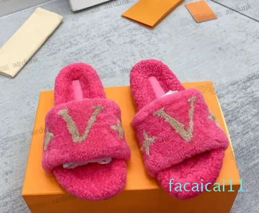 Sandalias con letras cálidas, cómodas, borrosas, hoja de hierro triangular invertida, chanclas para niña, zapato plano de mula