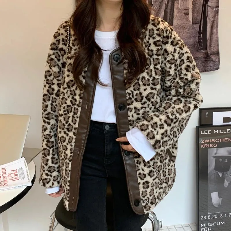 Cappotto da donna in pelliccia di agnello finta HziriP con cuciture in pelle pu leopardata OL elegante vintage spesso caldo 2023 giacca invernale allentata da donna Parka