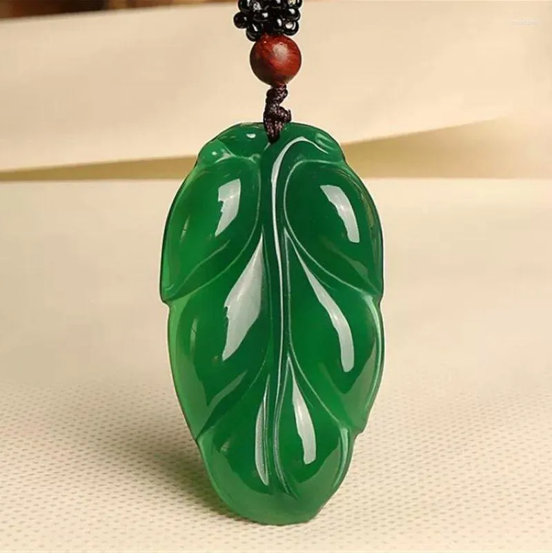 Hanger kettingen Natuurlijke groene agaat Jinzhi Jade Leaf Chalcedony Transfer heren en dames mode -sieraden