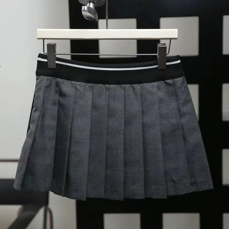 Designer Short Skirts Womens Skirt Fashion Grey Elastic Pleated Quality Versatile Women Sports Casual High Waist Student Half Length Shorts