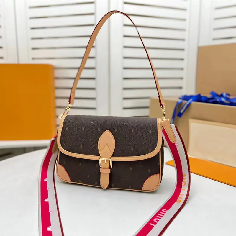 Louis vuitton small square bag hot sale