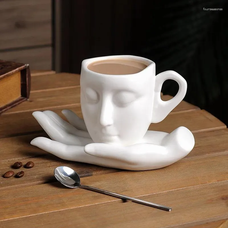 Tazze Tazze in ceramica con cottura ad alta temperatura Arte astratta creativa Caffè e piattini profumati a mano Regali personalizzati Bere