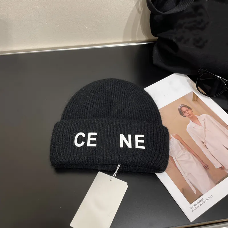 Designer Beanie Fashion S Bonnet Letter Warm Sticke Hat Män kvinnor andas mjuk bekväm låg nyckel och avancerad avancerad atmosfär