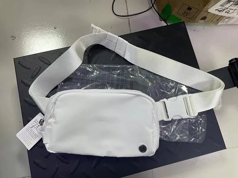 LL Bolsas Mulheres Cintura Sacos de Cintura Ginásio Correndo Esportes Ao Ar Livre Viagem Telefone Bolsa de Moedas Casual Cinto Cross Body Pack Bolsa Impermeável Ajustável Fanny Pack