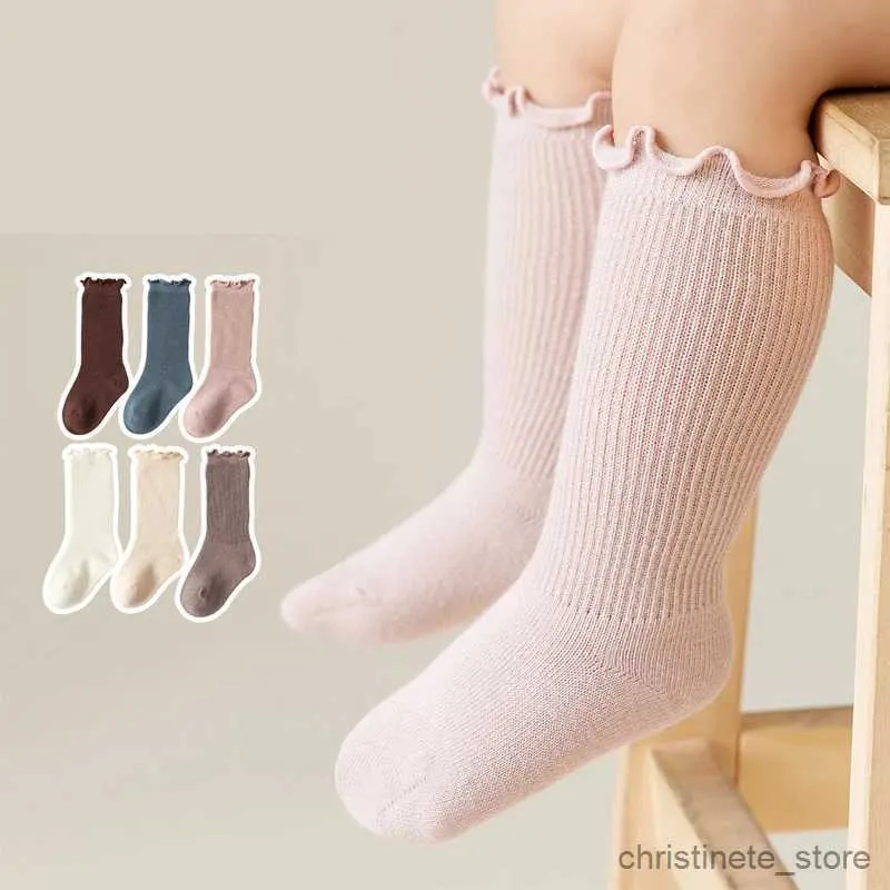 Barnstrumpor Baby Girl Knee High Socks Nyfödda Baby Socks Solid Color Cotton Ruffle Kids Long Socks Toddler Girls Christmas Children's Socka R231125