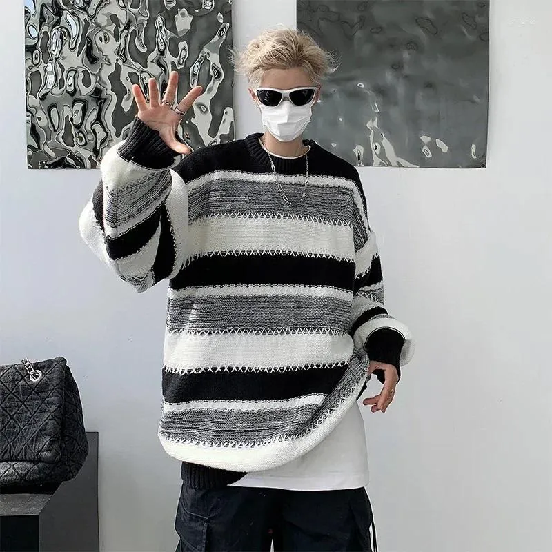 Męskie swetry High Street Men Striped Pullover Knitwear Korean Fashion Worbgy Kolor Clashing Sweter Para Ostroja Załoga Załoga Załącz