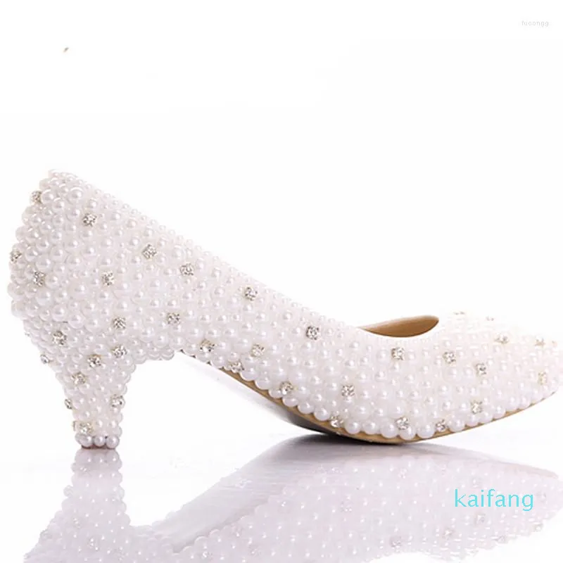 Scarpe eleganti su misura Realizzazione di grandi dimensioni Tacco piccolo Matrimonio da sposa Bianco Perla Tacchi bassi Celebrità