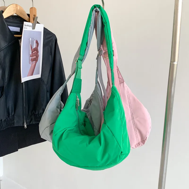 Evening Bags Nylon Zipper Women Bag Small Shoulder Bag Korean Style Hobos Bag Middle Zipper Youth Crossbody Bag Whole Sale 230425