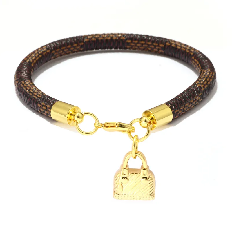 Nouveau modèle de créateur populaire en cuir coeur sac bracelet à breloques pour cadeau